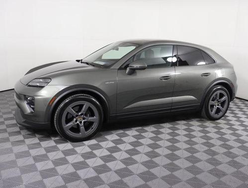 2025 Porsche Macan Base