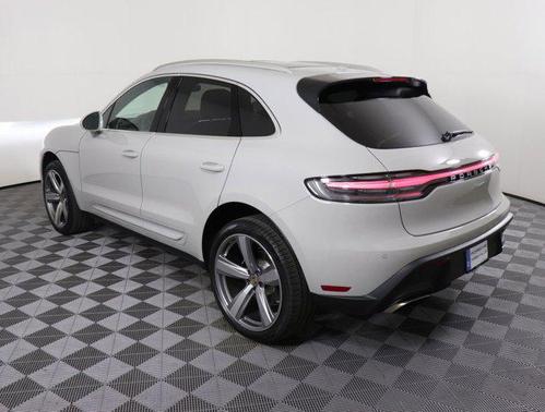 2025 Porsche Macan AWD