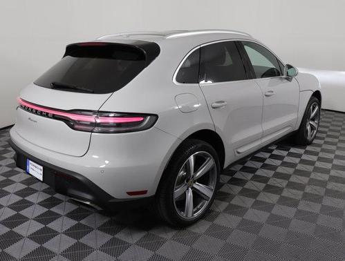 2025 Porsche Macan Base
