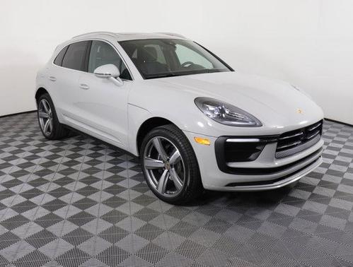 2025 Porsche Macan Base