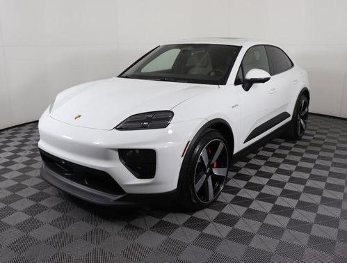 2025 Porsche Macan Base