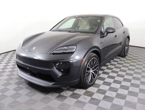 2025 Porsche Macan Base