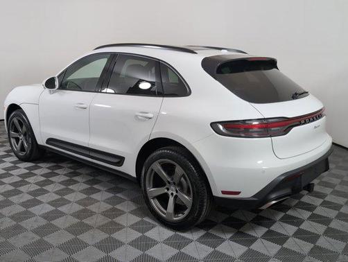 2025 Porsche Macan AWD