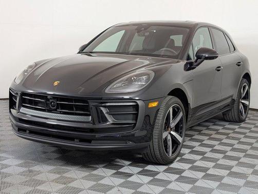 2025 Porsche Macan AWD