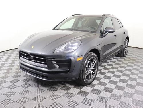 2025 Porsche Macan Base