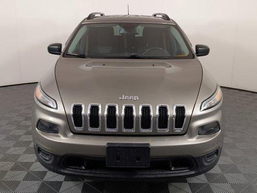 2016 Jeep Cherokee Sport