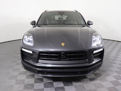 2025 Porsche Macan Base