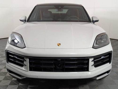 Chalk 2026 Porsche Cayenne Cayenne