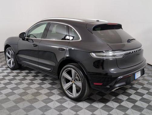 2025 Porsche Macan AWD