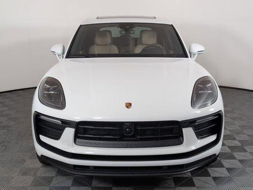 2025 Porsche Macan AWD