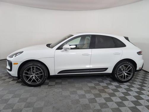 2025 Porsche Macan AWD