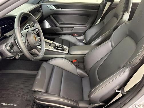 GT Silver Metallic 2024 Porsche 911 Carrera 4S