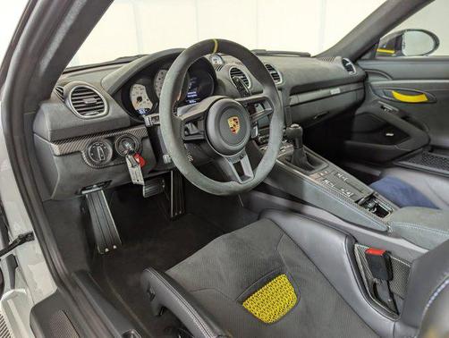 2023 Porsche 718 Cayman GT4 RS