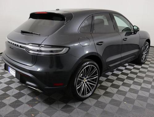 2025 Porsche Macan Base