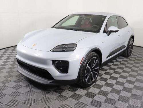 2025 Porsche Macan Base