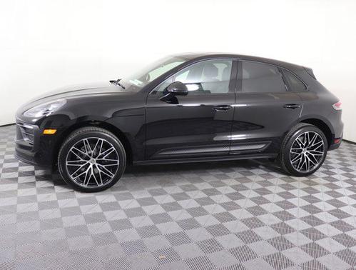 2025 Porsche Macan Base