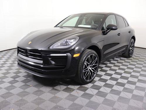 2025 Porsche Macan Base