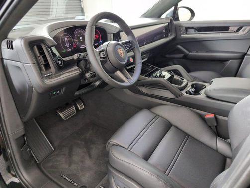 2025 Porsche Cayenne Turbo GT