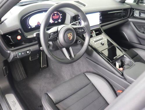 2025 Porsche Panamera RWD