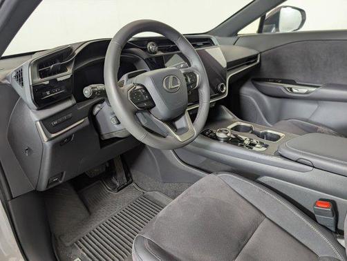 2023 Lexus RZ 450e Luxury