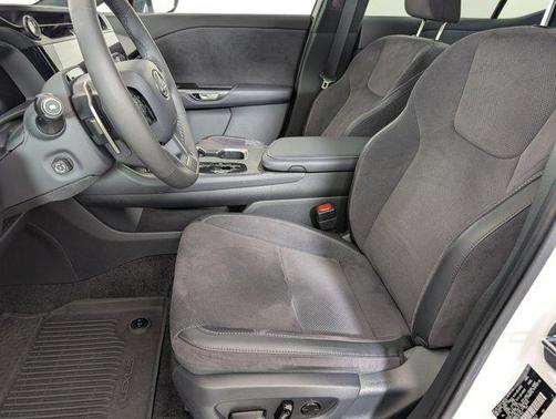 2023 Lexus RZ 450e Luxury