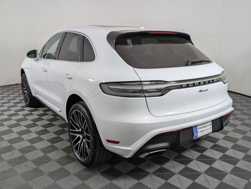 2025 Porsche Macan Base