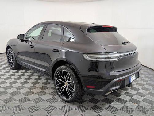 2026 Porsche Macan AWD