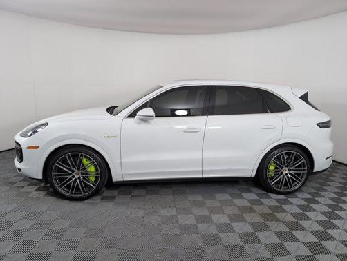 2022 Porsche Cayenne E-Hybrid S