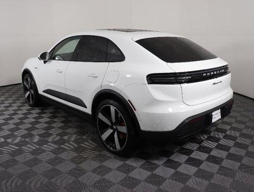 2025 Porsche Macan 4S