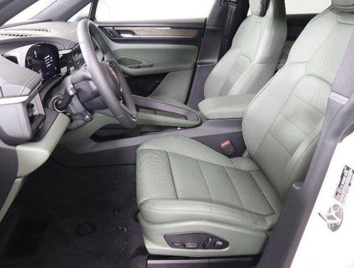 2025 Porsche Macan 4S