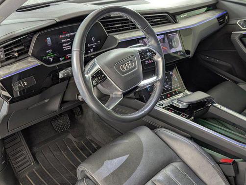 2021 Audi e-tron Prestige