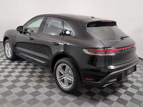 2025 Porsche Macan AWD
