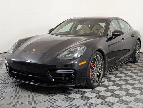2023 Porsche Panamera GTS