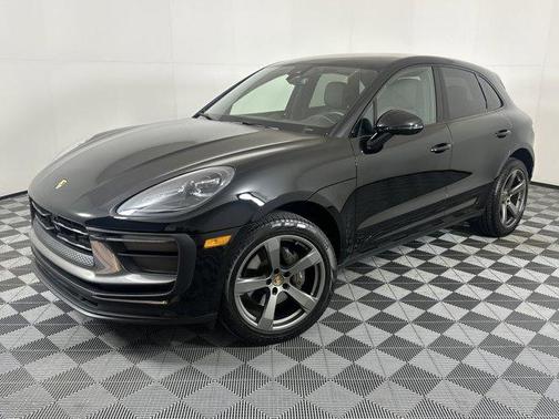 2023 Porsche Macan Base