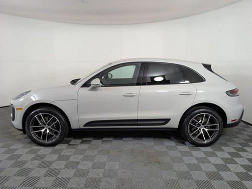 2026 Porsche Macan AWD