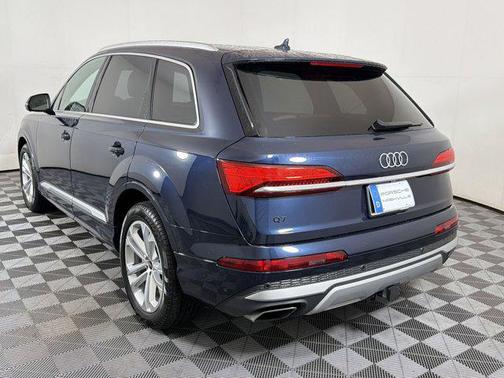 Waitomo Blue Metallic 2025 Audi Q7 55 Prestige