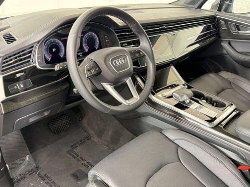 Waitomo Blue Metallic 2025 Audi Q7 55 Prestige