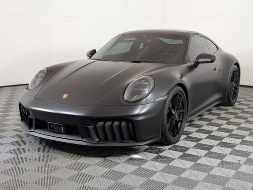 2025 Porsche 911 Carrera 4 GTS