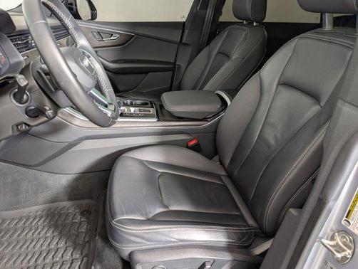 2021 Audi Q8 55 Premium