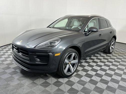 2025 Porsche Macan Base