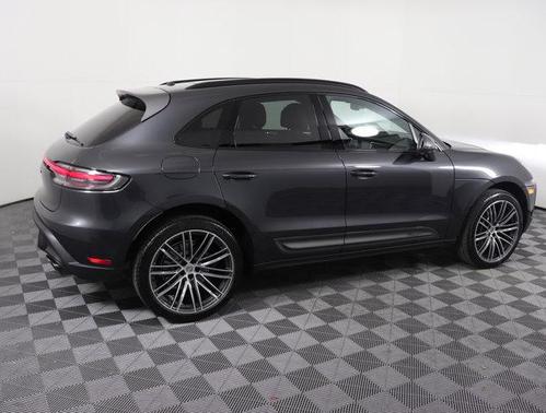 2025 Porsche Macan Base