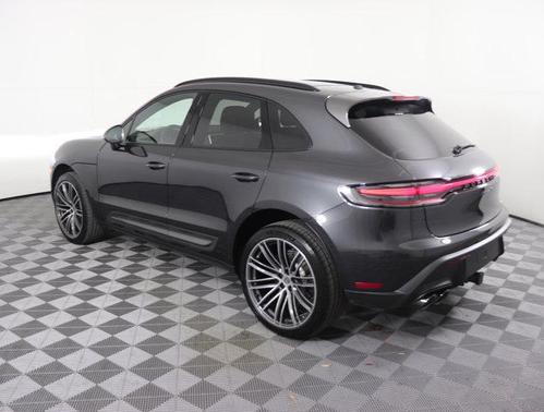 2025 Porsche Macan Base