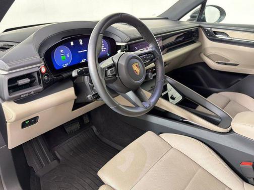 2025 Porsche Macan Macan Electric 4