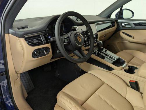 2026 Porsche Macan AWD
