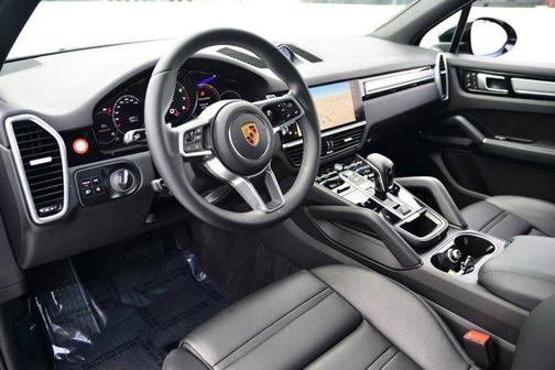 2023 Porsche Cayenne Platinum Edition