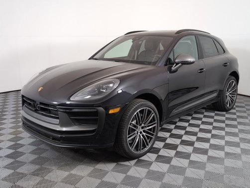 2025 Porsche Macan AWD