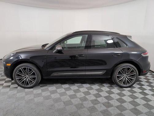 2025 Porsche Macan AWD