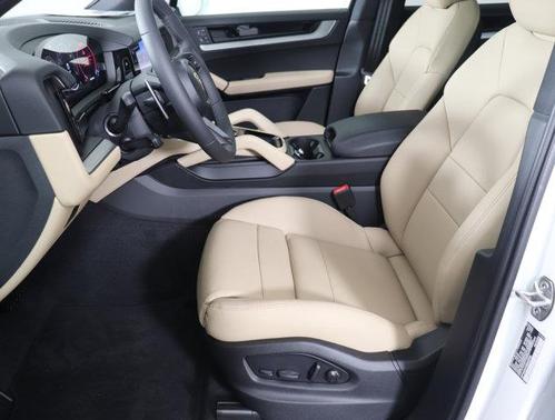 2025 Porsche Cayenne AWD