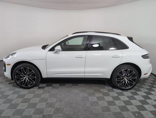 2025 Porsche Macan AWD