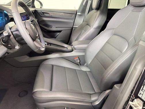 Jet Black Metallic 2026 Porsche Macan Turbo